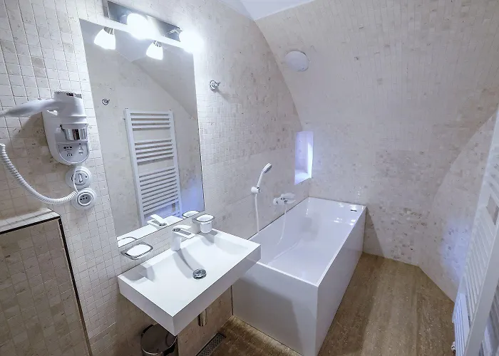 Hotell Ebersbach 4*